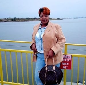 Meet your Posher, Deloise